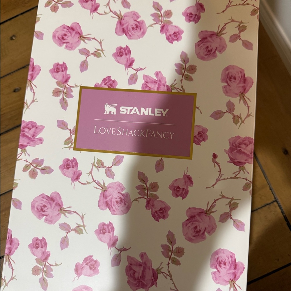 Stanley x LoveShackFancy 20oz Ribbon Rosa - Picture 4 of 9